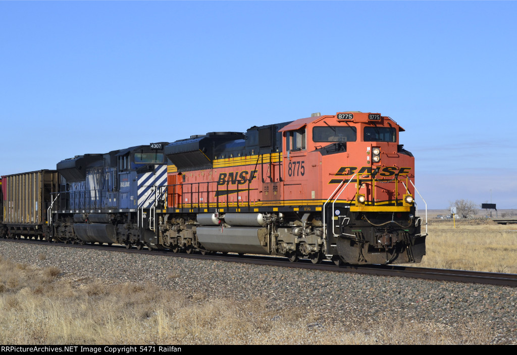 ACes of Many Colors - BNSF 8775